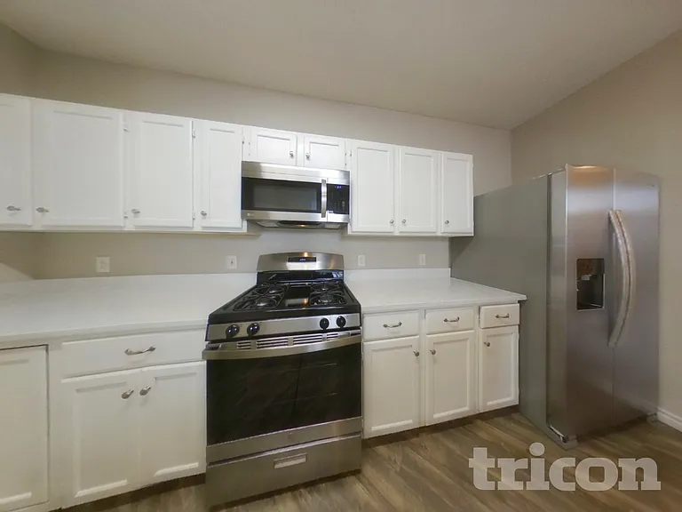 1233 Clear Creek Dr — Photo 6