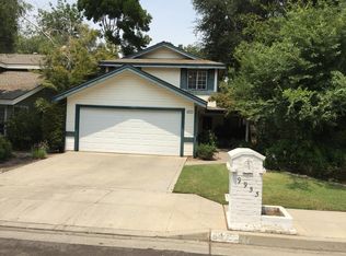 9955 N Canyon Creek Ln, Fresno, CA 93730