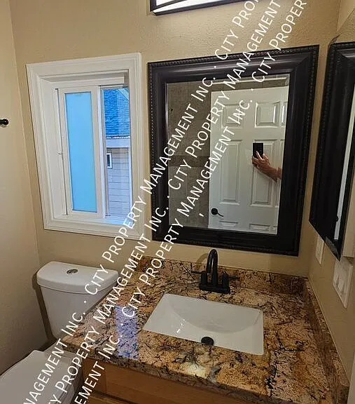 1645 Fern St #C — Photo 11