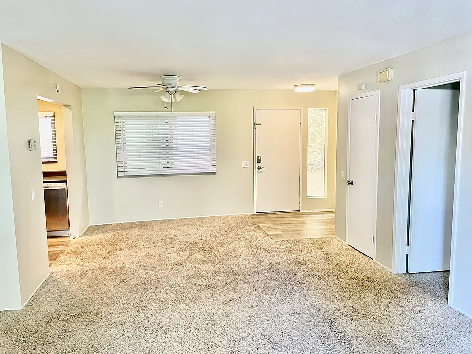 2530 Clairemont Dr