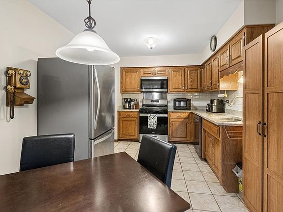 5th image of 120 S Dee Rd APT 2