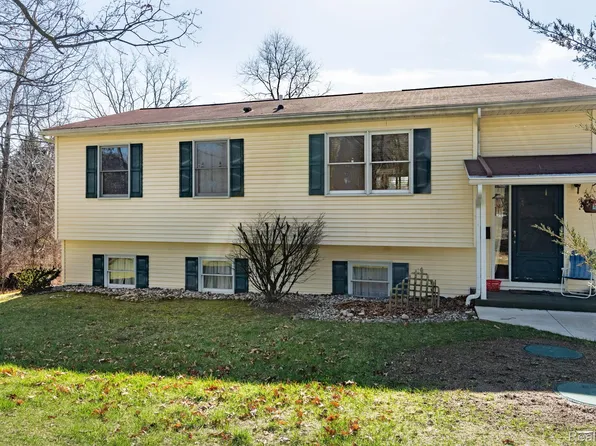 3772 E Coon Lake Rd, Howell, MI 48843