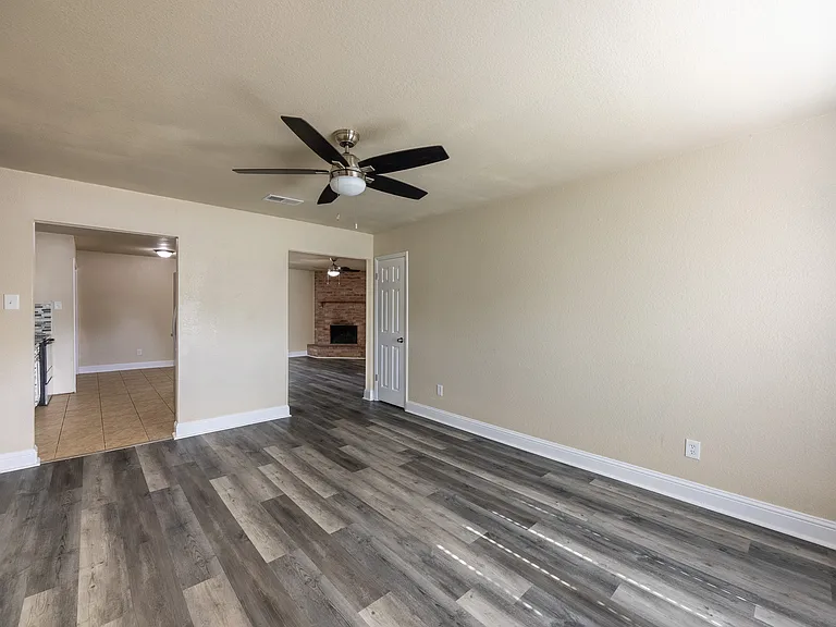 5709 Denise Dr — Photo 5