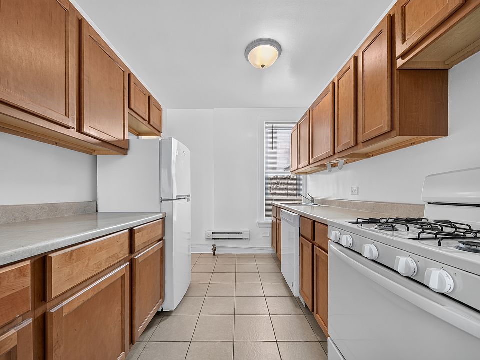 1st image of 918 Green Bay Rd #20L