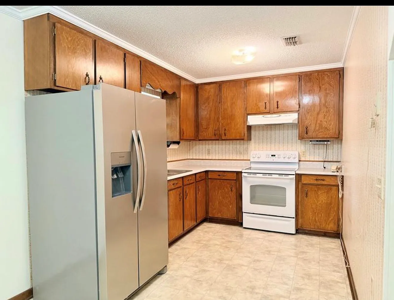 3 bed, 1.5 bath, 1215 sqft, $1,500 — Photo 2