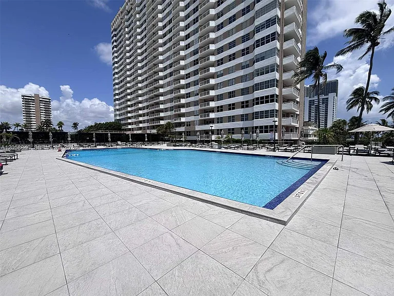 1980 S Ocean Dr #MK — Photo 16
