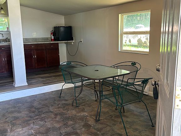 4th image of 1383 Georges Fairchance Rd