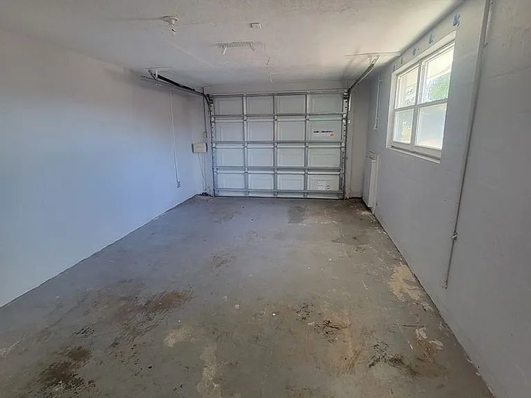 10225 Gardenia Ln — Photo 15