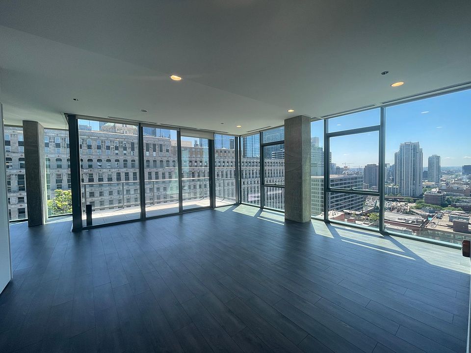 1st image of 225 W Hubbard St #2201