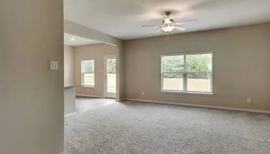 4 bed, 2.5 bath, 2187 sqft, $2,500 — Photo 4