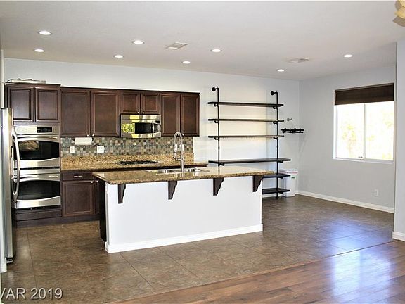 4th image of 10416 Bush Mountain Ave