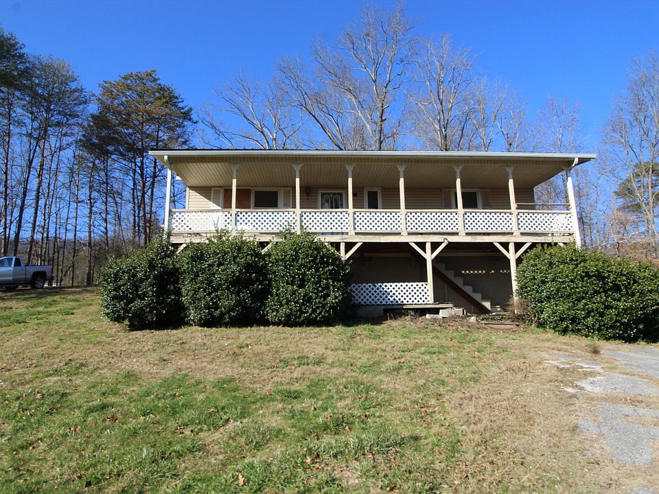 1st image of 215 Coal Creek Ln