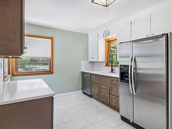 4th image of 2670 Regent Ave N