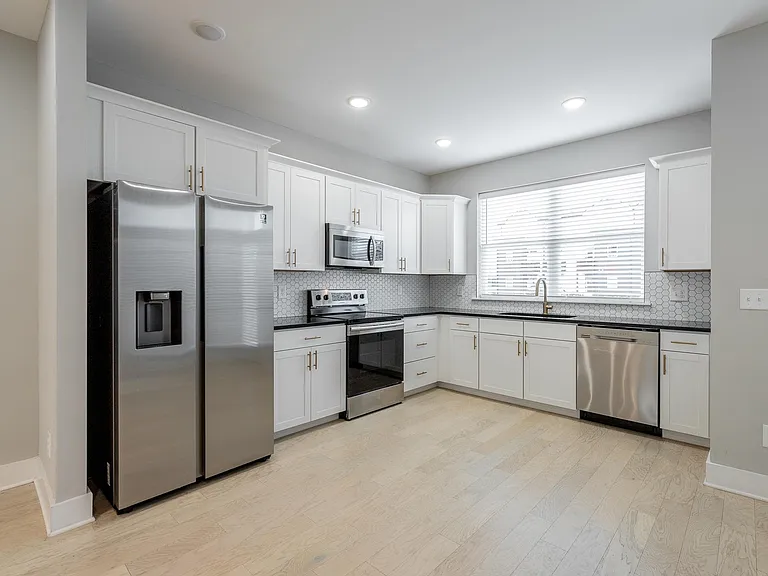1420 Stockyard Pl — Photo 6