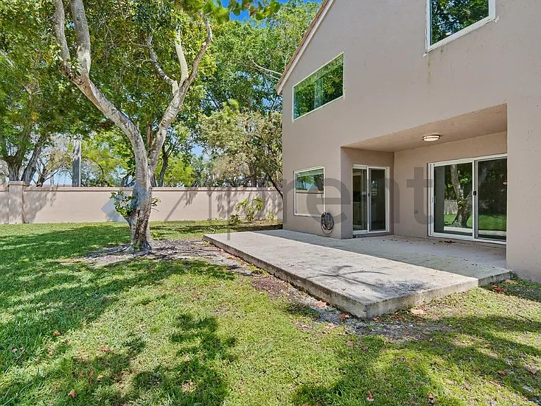 10271 NW 10th Ct — Photo 34