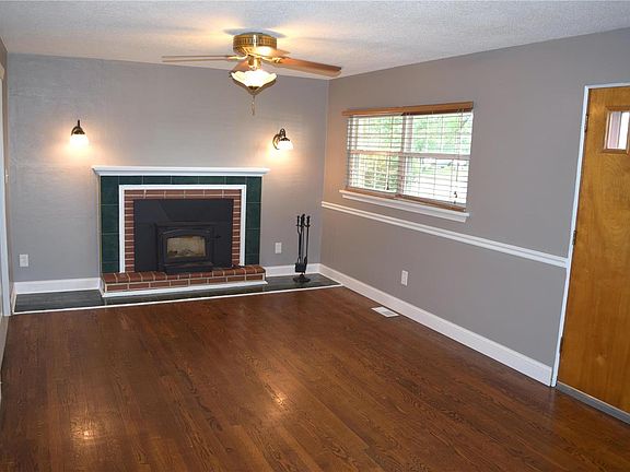5th image of 1527 Clark Ave