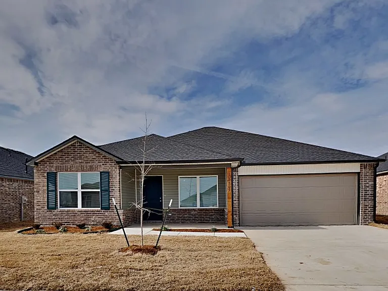 16205 Lovers Ln — Photo 3
