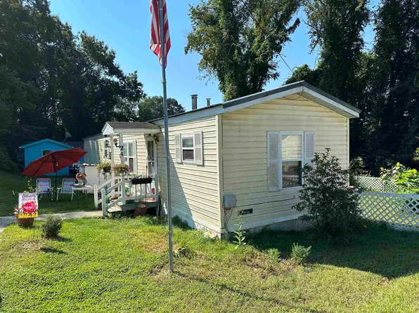 2 Harbourt Drive, Winchester, NH 03470