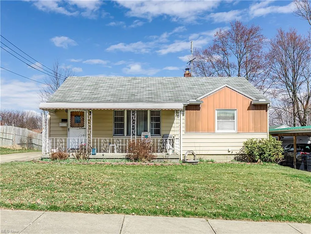1431 Maple St photo 1