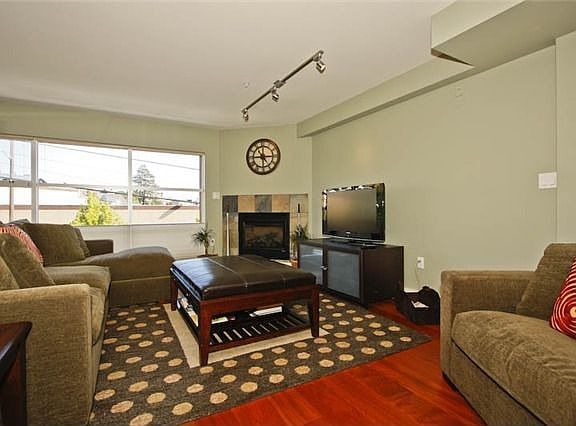 3rd image of 25 Sierra St APT E103