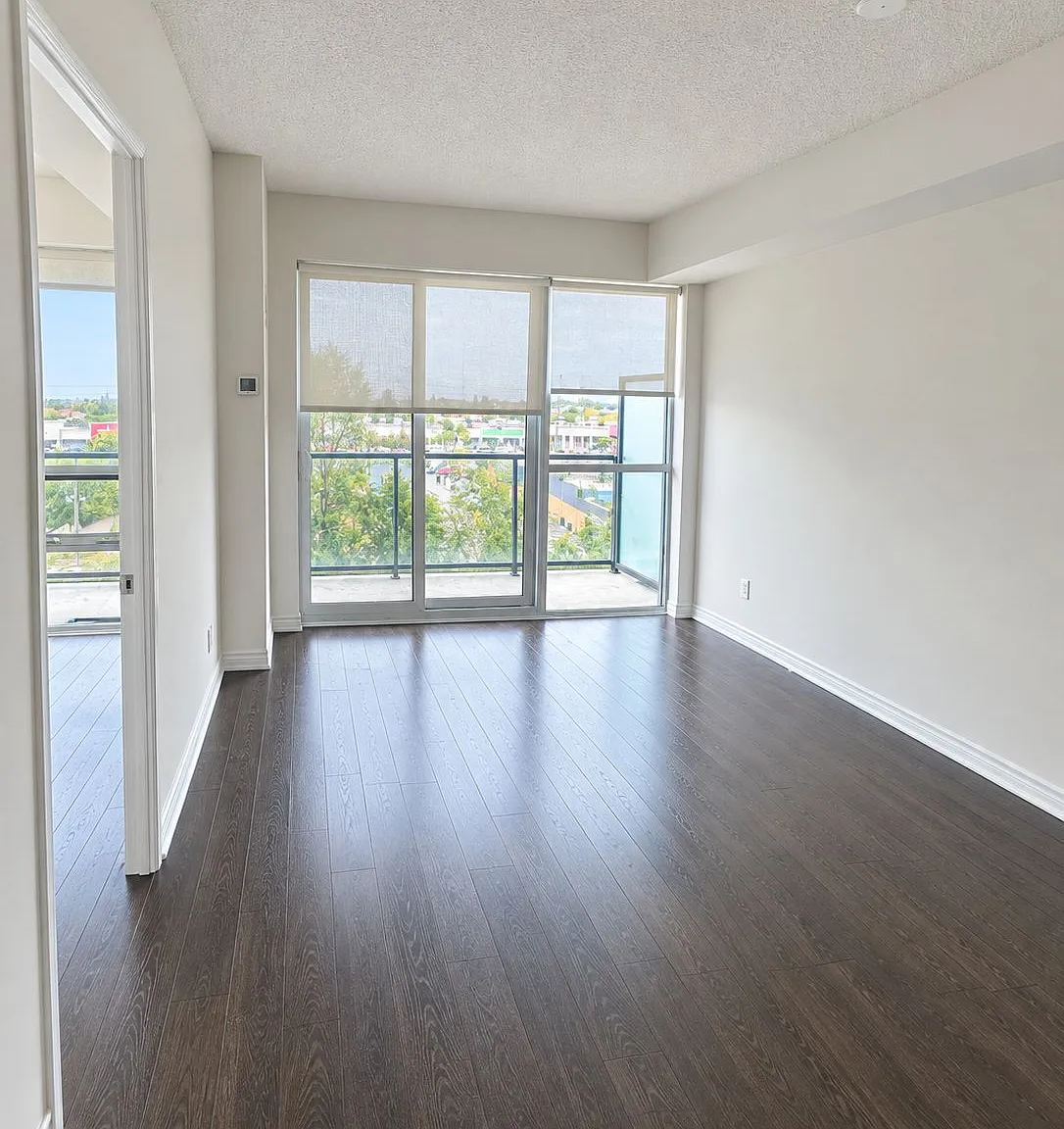 15 James Finlay Way — Photo 2