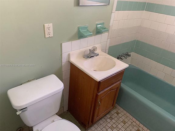 3rd image of 240 NW 5th Ave