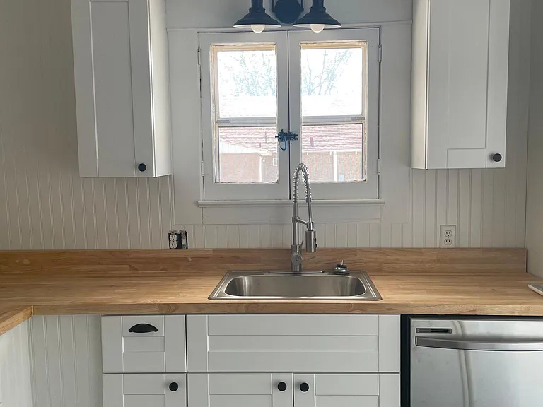 405 W Grand Ave — Photo 13