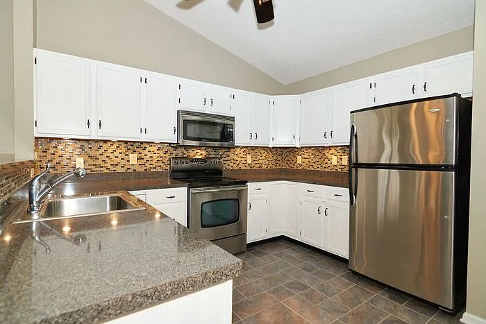 10838 Belair Dr — Photo 6