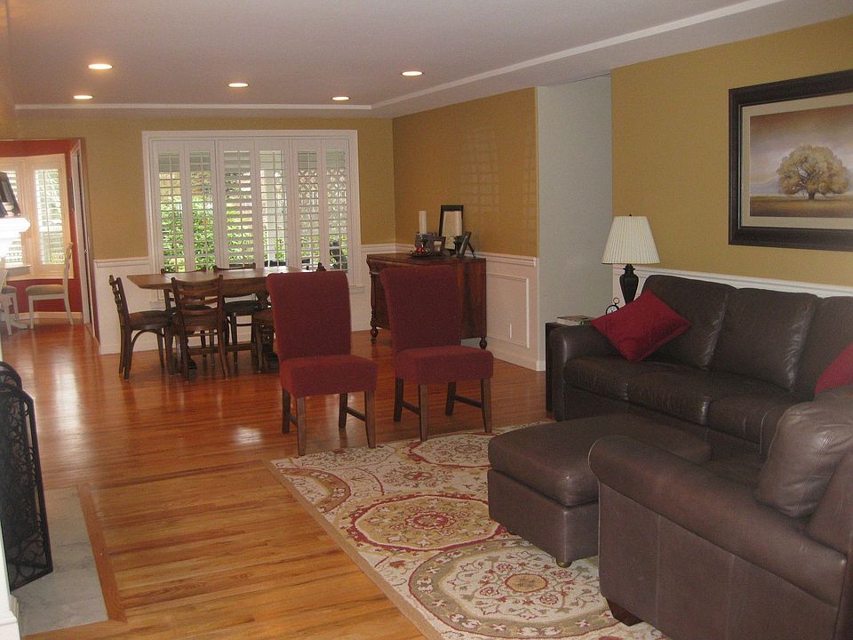 2nd image of 110 NW 183rd St