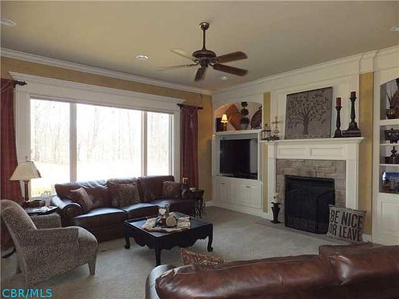3rd image of 6798 Mahogany Dr
