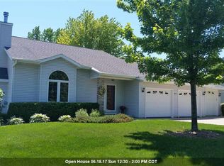 W6619 Cedar Dr, Greenville, WI 54942