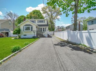 54 Rosevale Ave, Lake Ronkonkoma, NY 11779