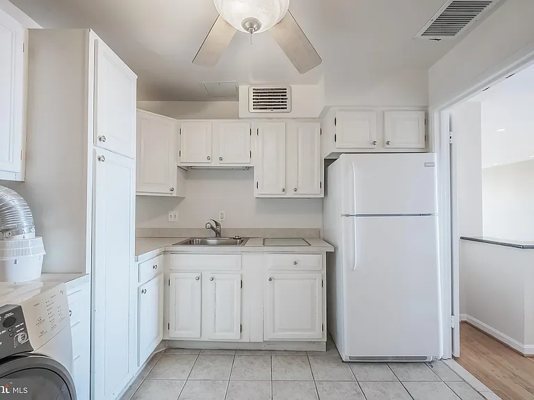 1800 Old Meadow Rd #1712A — Photo 38