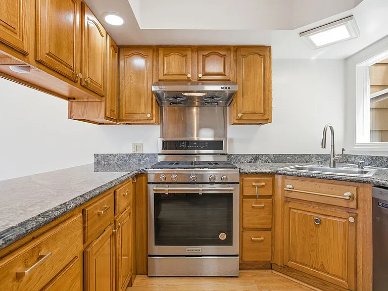 521-523 Taraval St #521 — Photo 2