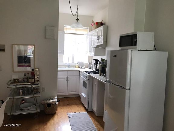 3rd image of 15 Columbia Pl APT 3