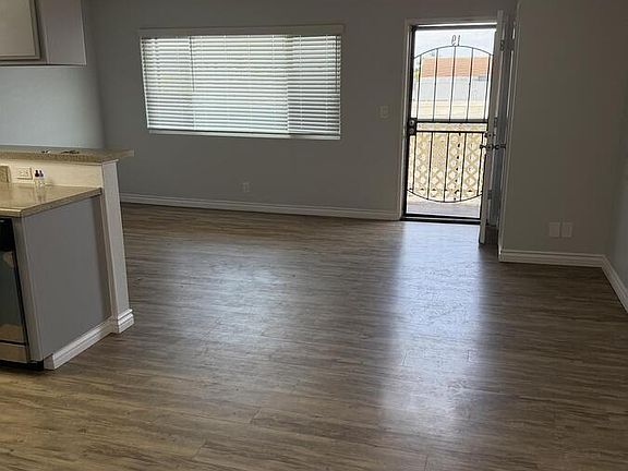 4th image of 13610 Cordary Ave APT 19