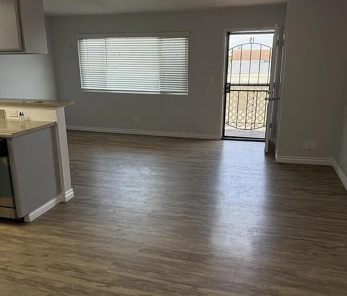 13610 Cordary Ave #19 — Photo 5
