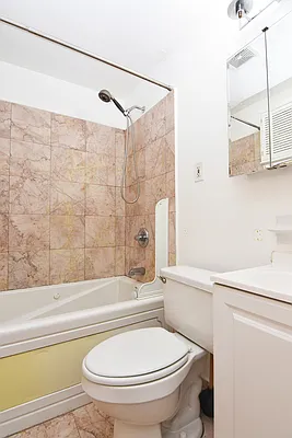 Rented by Bohemia Realty Group | media 31