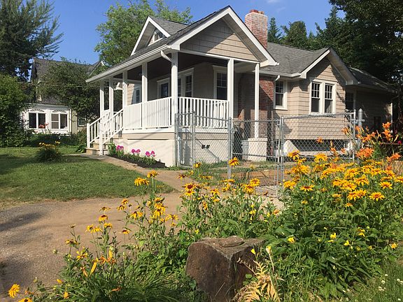 3rd image of 806 Grandview Ave