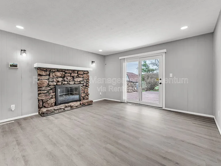 3204 N Wildan Ave — Photo 11