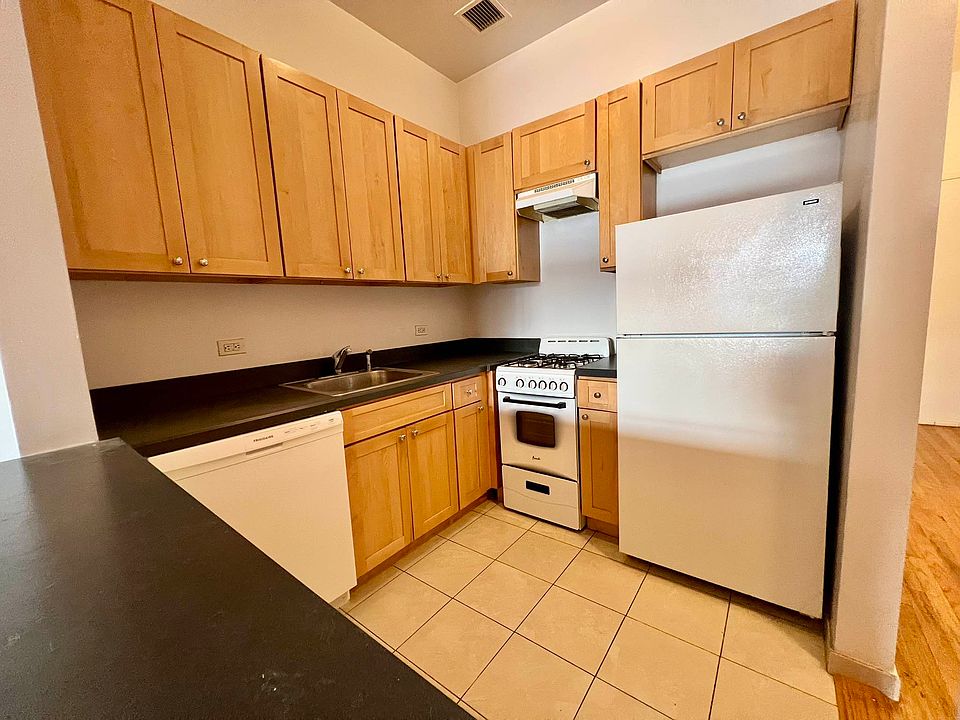 2nd image of 325 E 64th St APT 302