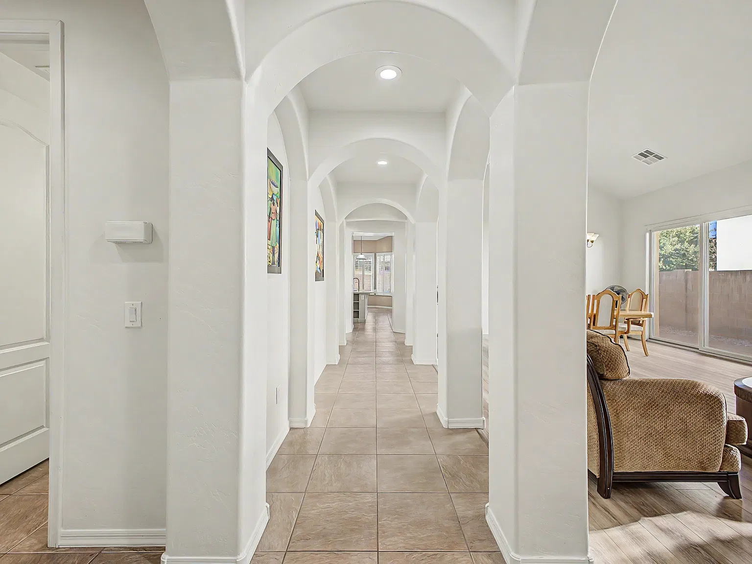 3 bed, 3010 sqft, $3,135 — Photo 4