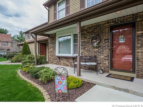 3rd image of 18 McIntosh Cir