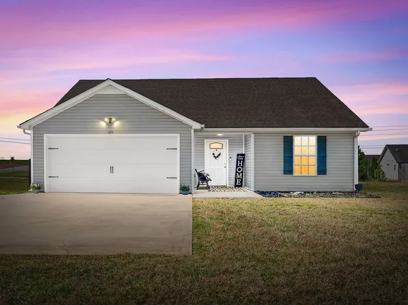 101 Setter Dr, Oak Grove, KY 42262