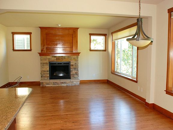 2nd image of 1244 236th Pl NE