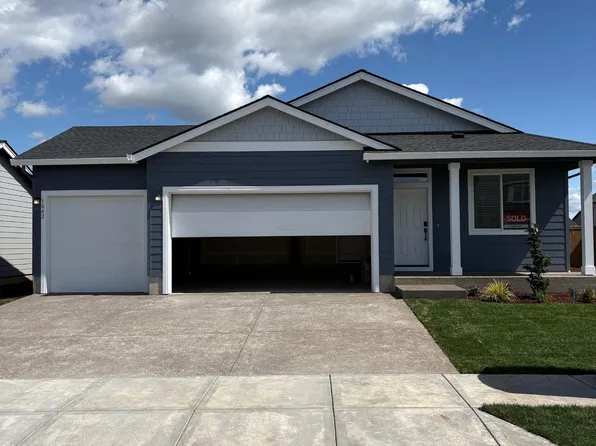 1042 Clemson St, Woodburn, OR 97071