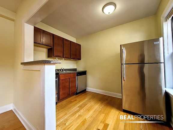 5th image of 1347 N Dearborn St #1347606
