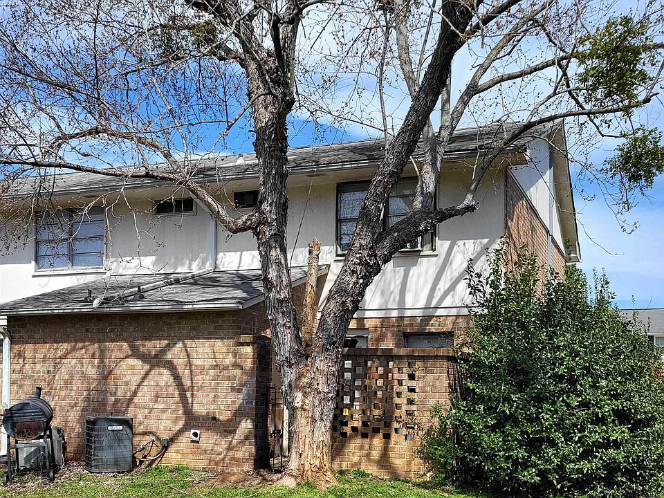 2nd image of 4601 Grove Park Ln