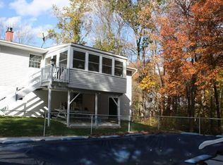 8 Overlook Dr, Pawling, NY 12564