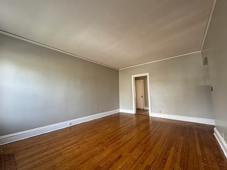9-106 Vine St — Photo 2